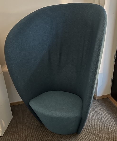 Loungestol / alkovestol med høy