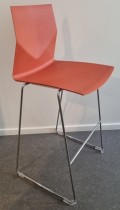 Barkrakk i orange / krom fra Fourdesign, modell Fourcast, sittehøyde 75cm, pent brukt