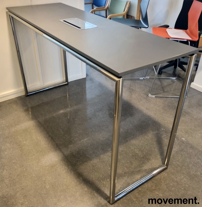 Solgt!Ståbord / barbord fra FourDesign i - 1 / 4
