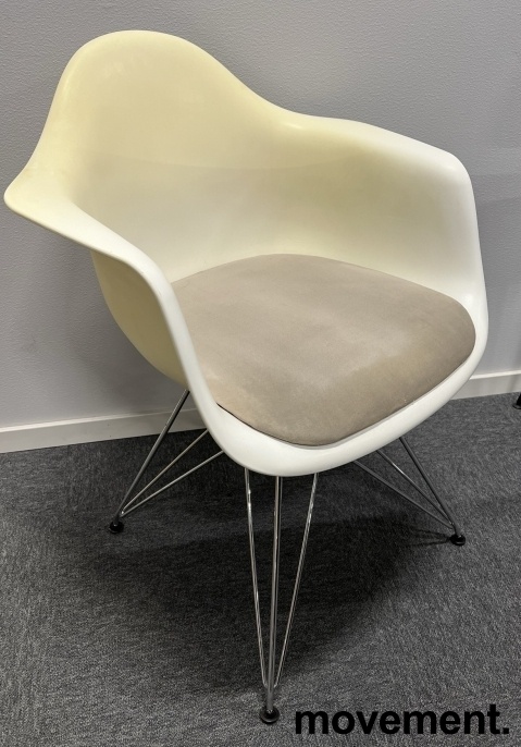Solgt!Vitra DAR designstol i hvitt med - 1 / 3