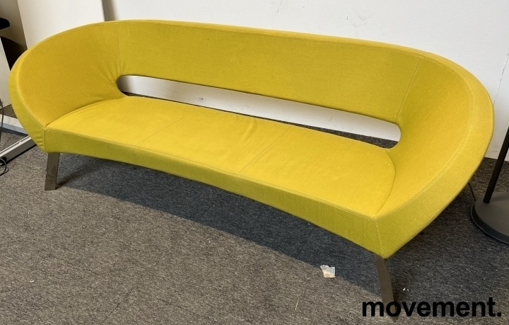 Solgt!3-seter sofa i limegrønt stoff fra - 1 / 2