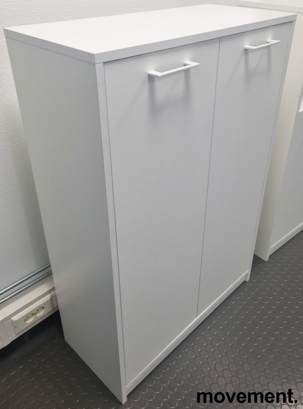 Solgt!Skap i hvitt med slagdører, 78cm - 4 / 5