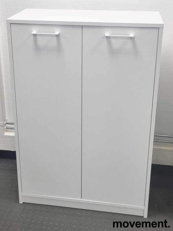 Solgt!Skap i hvitt med slagdører, 78cm - 1 / 5