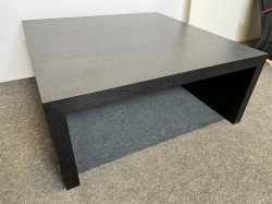 Loungebord fra Andreu World i brunsort finer, 100x100cm, 50,5cm høyde, pent brukt