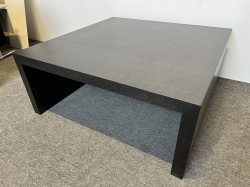 Loungebord fra Andreu World i brunsort finer, 100x100cm, 50,5cm høyde, pent brukt
