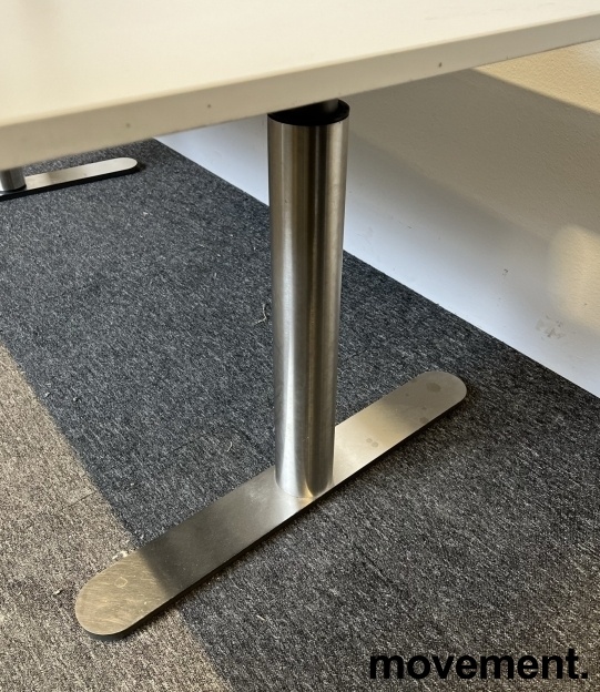 Solgt!Skrivebord i hvitt / rustfritt stål - 2 / 2