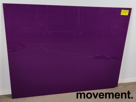 Solgt!Whiteboard i lilla glass fra