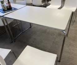 Lekkert kantinebord / arbeidsbord fra ForaForm, modell CLIP, 120x80cm, hvit plate, krom ben, pent brukt
