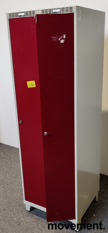 Solgt!Garderobeskap, dobbelt, i grått med - 1 / 3