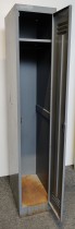 Garderobeskap, enkelt, i mørk grått, 198cm høyde, 35cm bredde, 55cm dybde, pent brukt