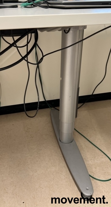 Solgt!Skrivebord med elektrisk hevsenk - 2 / 2