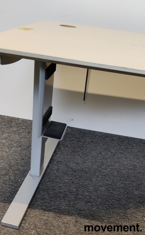 Solgt!Elektrisk hevsenk skrivebord - 2 / 4