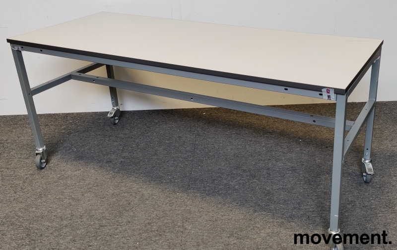 Solgt!Arbeidsbord på hjul, 200x80cm - 1 / 2