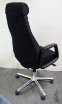 Kontorstol: SAVO 110, stor og god kontorstol i sort stoff, høy rygg og nakkepute, NYTRUKKET, pent brukt