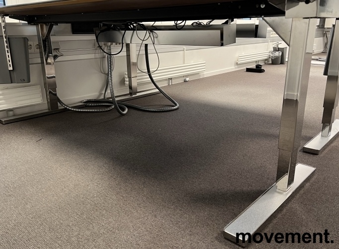 Solgt!Understell for skrivebord med - 1 / 2