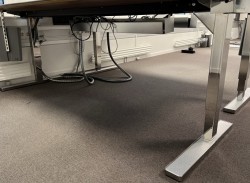 Understell for skrivebord med elektrisk hevsenk i krom fra Horreds, passer bordplate 160cm, pent brukt