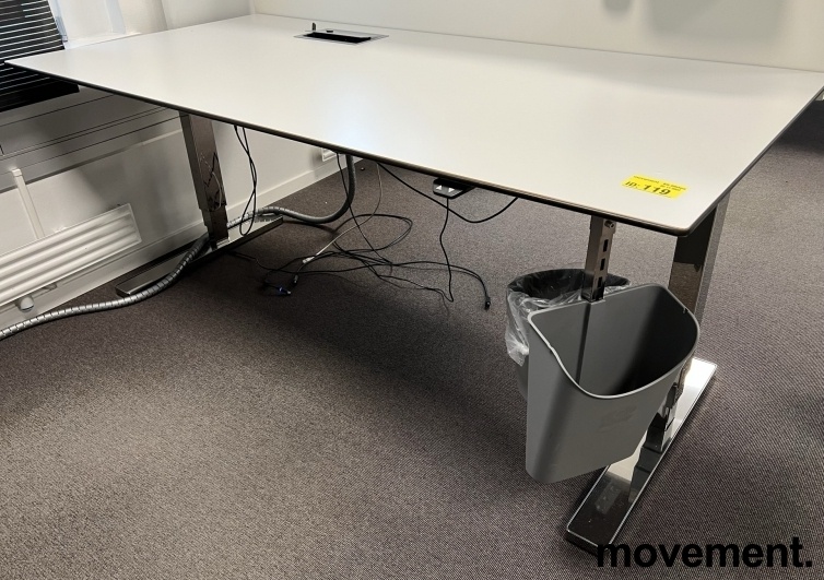 Solgt!Lekkert skrivebord med elektrisk - 2 / 4
