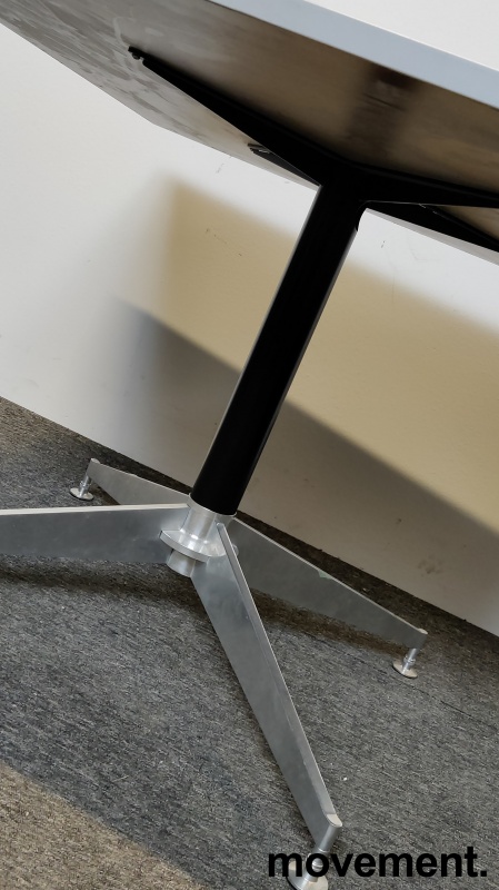 Solgt!Kompakt møtebord / kantinebord i - 3 / 3