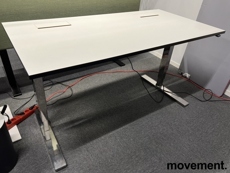 Solgt!Lekkert skrivebord med elektrisk - 1 / 3