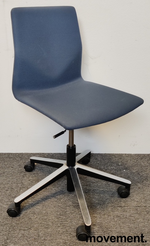 Solgt!Konferansestol på hjul fra - 1 / 3