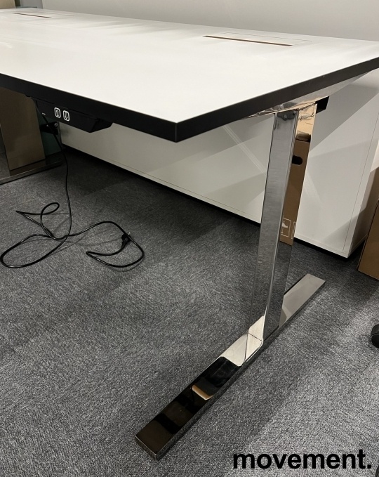 Solgt!Lekkert skrivebord med elektrisk - 2 / 3