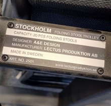 Tralle med 22 stk Lectus Stockholm II krakk, sammenleggbar museumskrakk svart, pent brukt
