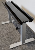 Understell for skrivebord med elektrisk hevsenk i grått fra Duba B8, passer bordplate 120x80cm eller større, pent brukt