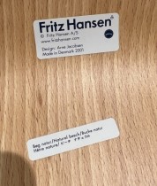 Arne Jacobsen 7er-stol / syver-stol, model 3107 i sort stoff / bøk natur, understell i krom, pent brukt