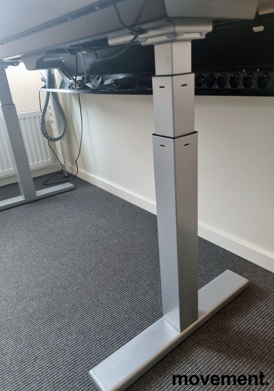 Solgt!Elektrisk hevsenk skrivebord fra - 4 / 5