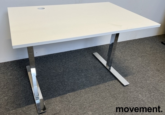 Solgt!Kompakt skrivebord 120x80cm fra - 1 / 3