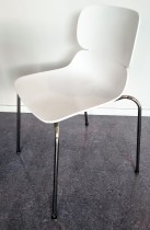 Konferansestol i hvitt / krom, Molo fra Duba, fire ben, Design: Norway Says, pent brukt