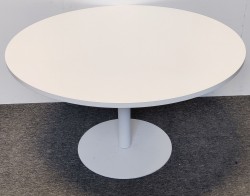 Rundt møtebord i hvitt, Ø=120cm, H=72cm, hvitt understell, ny bordplate, pent brukt understell