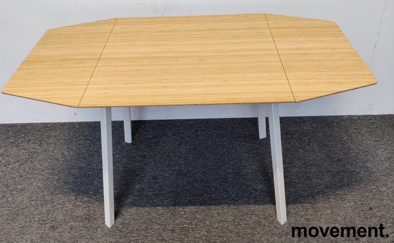 Solgt!Møtebord / spisestuebord / - 3 / 6