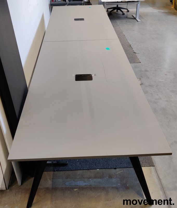 Solgt!Møtebord / konferansebord i grått / - 2 / 5