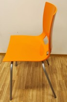 Konferansestol / stablestol i orange fra NowyStyl, modell  Fondo, pent brukt