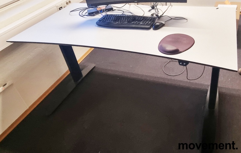 Solgt!Elektrisk hevsenk skrivebord - 1 / 8