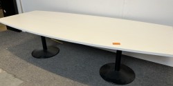 Møtebord i hvitt / sort, 270x120cm, 8-10 personer, pent brukt