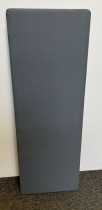 Bordskillevegg fra Duba B8 i mørkt grått, 140cm bredde, 65cm høyde, pent brukt