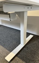 Skrivebord med elektrisk hevsenk fra Horreds i hvitt, 160x80cm, NY PLATE / pent brukt understell