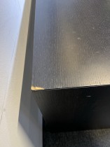 Møtebord / konferansebord fra Andreu World i sort eikefiner, 260x60cm, 76cm høyde, brukt med noe slitasje