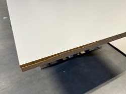 Stort møtebord fra Ragnars i hvit med eikekant / krom, 674x160cm for 22-24 personer, brukt med noe slitasje