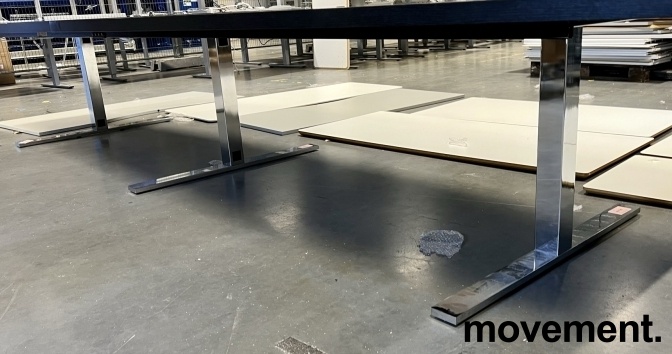 Solgt!Lekkert møtebord i sort linoleum - 2 / 4