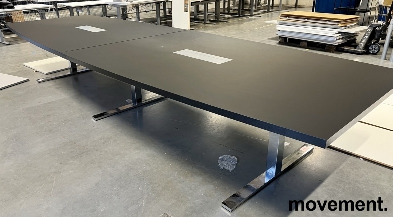 Solgt!Lekkert møtebord i sort linoleum - 1 / 4