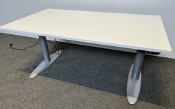 Duba B8 elektrisk hevsenk skrivebord 160x90cm i hvitt, pent brukt understell med ny bordplate