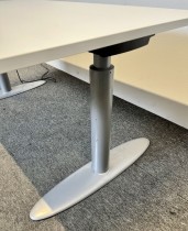 Duba B8 elektrisk hevsenk skrivebord 160x90cm i hvitt, pent brukt understell med ny bordplate