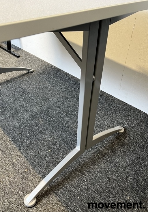 Solgt!Kinnarps Asto kantinebord i lys - 2 / 3