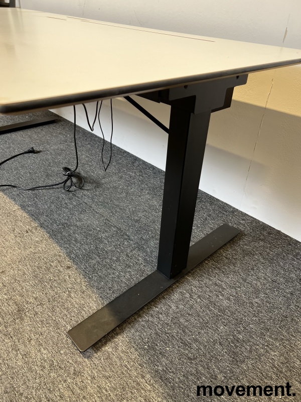 Solgt!Hjørneskrivebord med elektrisk - 4 / 4
