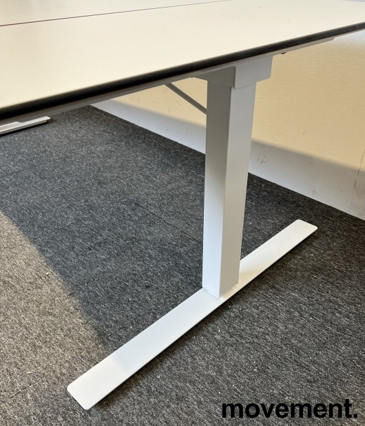 Solgt!Hjørneskrivebord med elektrisk - 2 / 2