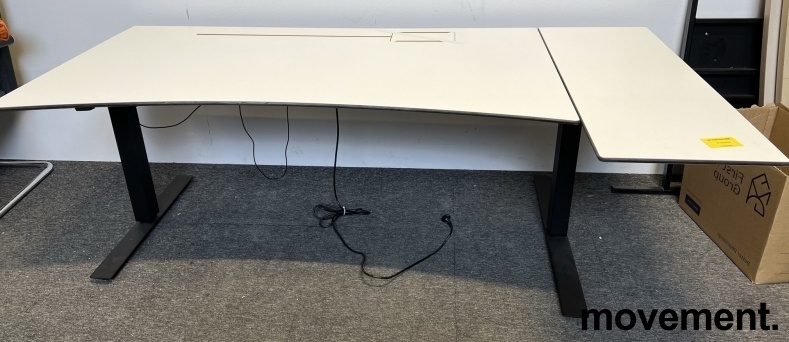 Solgt!Hjørneskrivebord med elektrisk - 1 / 2