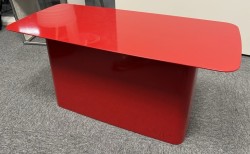 Loungebord i rødlakkert metall fra Vitra, Metal Side Table - str LARGE, R & E Bouroullec, brukt med noe slitasje